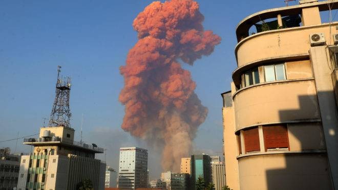Uma grande explosão em Beirute, capital do Líbano, nesta terça-feira (4) deixou centenas de feridos. Foto: Anwar AMRO/AFP