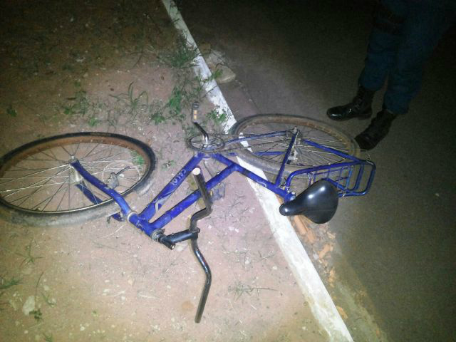 Suspeito de furto em obra saiu correndo e deixa sua bicicleta para trás