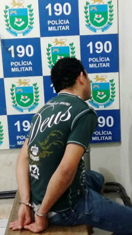 O acusado de violência doméstica L. E. B. de 33 anos
