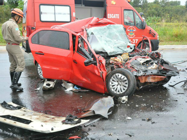 Acidente ocorrido na BR 262 (Foto: Arquivo Correio Aguaclarense)