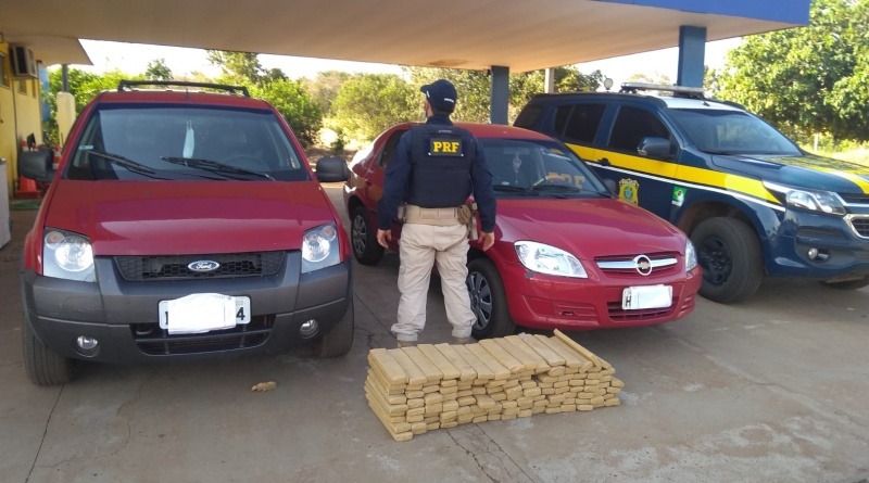 PRF apreende 89.3 Kg de maconha e prende dois homens em Água Clara (MS). Foto: PRF.
