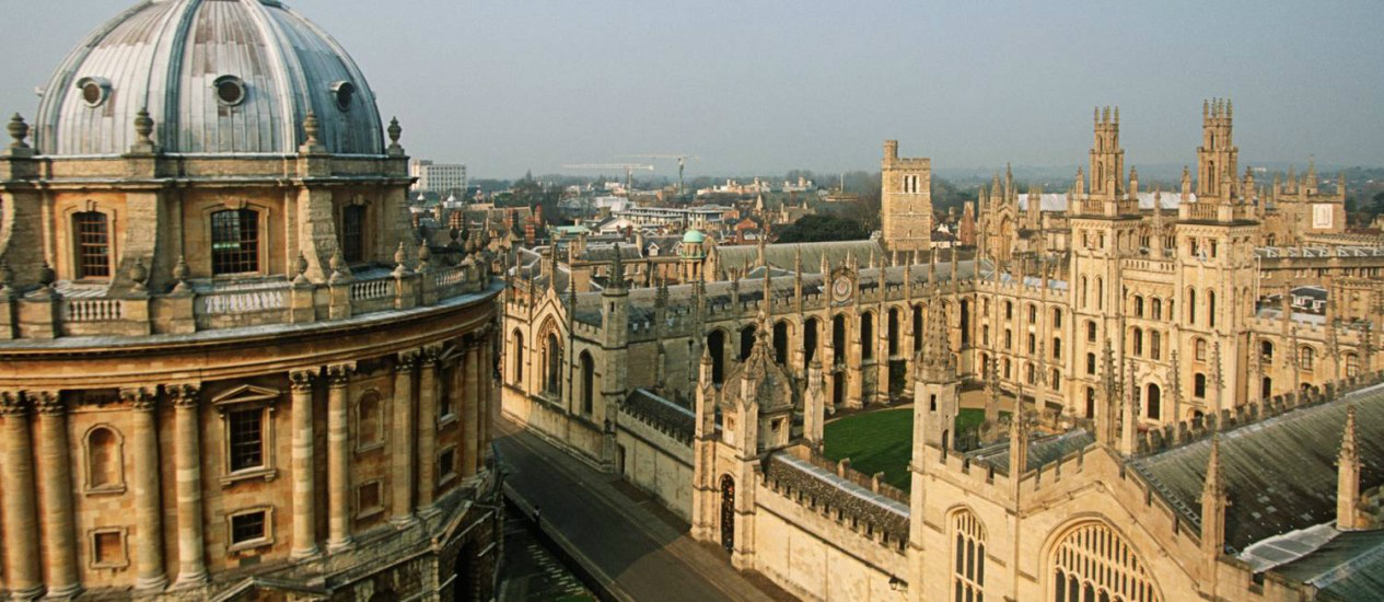 Campus da Universidade de Oxford, instituição referência no ensino de inglês - Universidade de Oxford