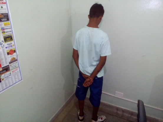 Adolescente de 17 anos apreendido.
