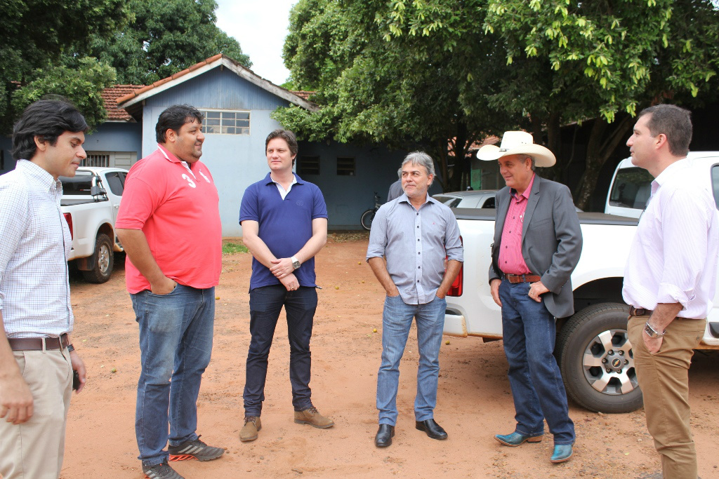 O prefeito de Três Lagoas, Angelo Guerreiro, dando continuidade as suas vistorias nos setores da Prefeitura, visitou na manhã desta quarta-feira (11) o Centro de Controle de Zoonoses (CCZ).