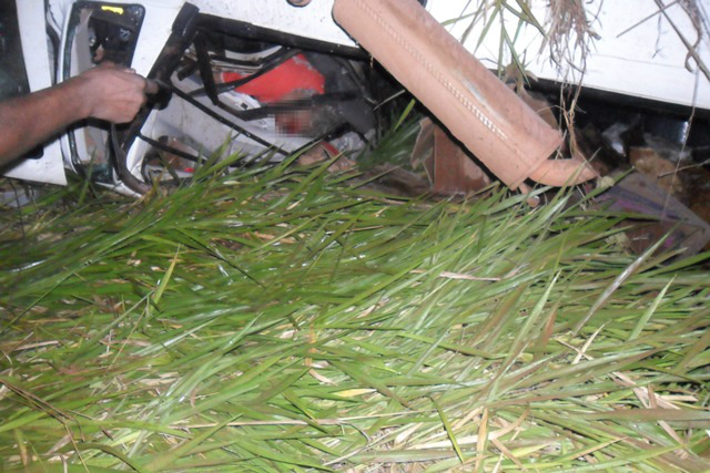 O motorista da Saveiro Sérgio Ferreira Campos morreu no local. Foto Rádio Caçula