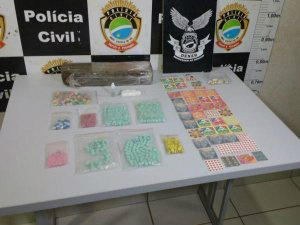 Droga apreendida com adolescente. (Foto: Adriano Fernandes)
