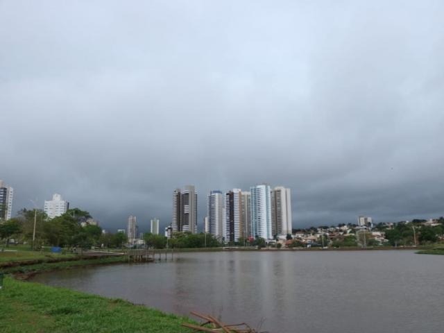 Céu nublado no início desta manhã no Parque das Nações Indígenas. (Foto: Marcos Maluf)