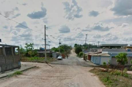 Rua onde garota foi atacada (Foto: Google Street View)