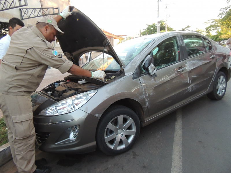 O automóvel Peugeot La Place modelo 408 totalmente destruído.Foto:Rádio Caçula