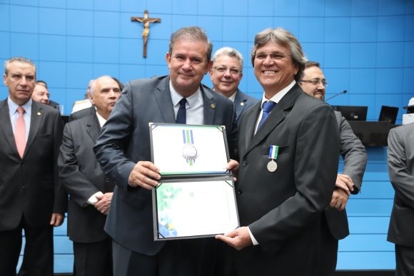 Eduardo Rocha homenageou o prefeito Dr. Antonio Thiago ,Foto:Mariana Anjos - Assessoria