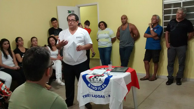 Foto da apresentação da proposta do hospital Auxiliadora aos trabalhadores.