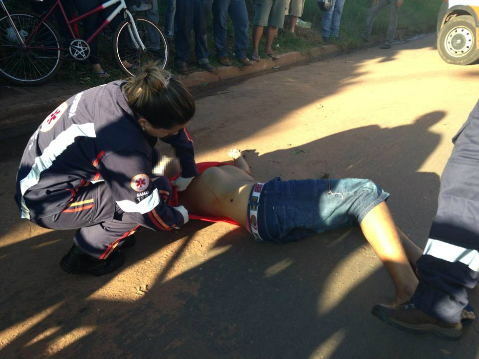 O garupa sacou uma arma de fogo e disparou contra o homem que morreu no local.Foto: Rádio Caçula