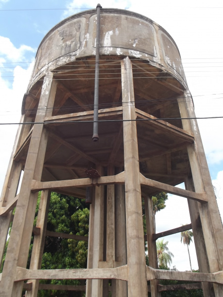 A estrutura da caixa d'água é muito antiga. Foto: Rádio Caçula
