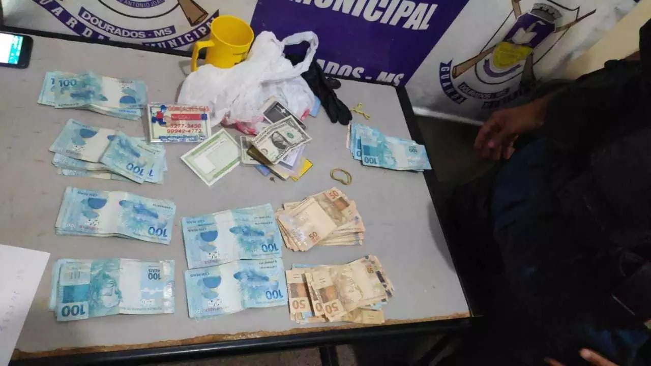 Foi encontrada a quantia de R$ 17,4 mil no seu quarto de hotel. Foto: Divulgação/ Adilson Domingos.