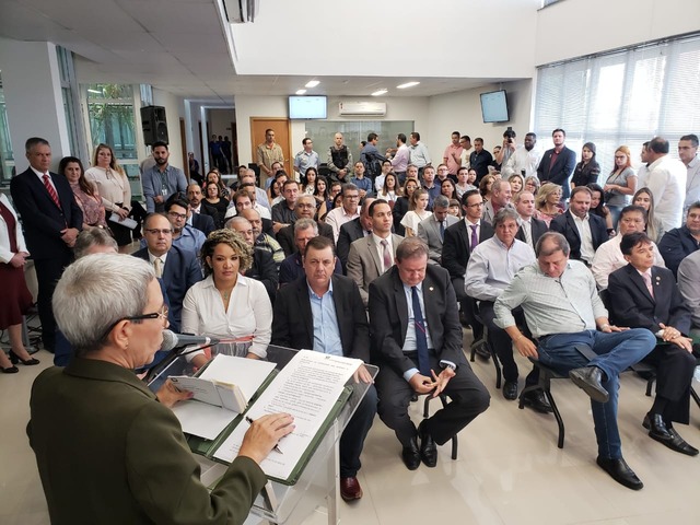 Cerimônia de inauguração da primeira sede própria de atendimento em Três Lagoas da Defensoria Pública de Mato Grosso do Sul contou com diversas autoridades do município e Estado - Foto: Fábio Campos/Rádio Caçula.