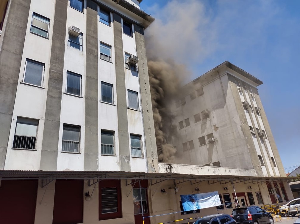 Incêndio no Hospital Federal de Bonsucesso, na Zona Norte do Rio. Foto: Divulgação/ G1.