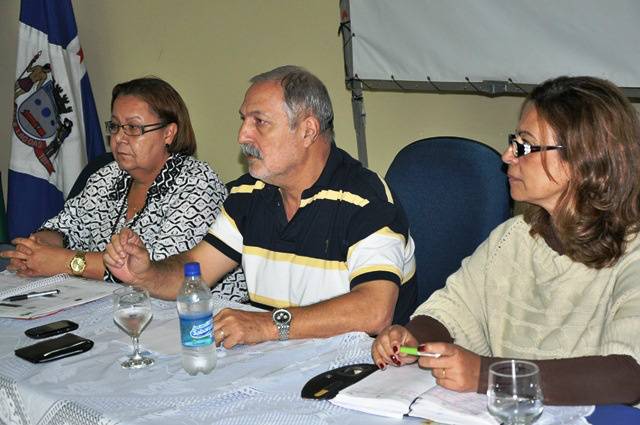 A reunião foi entre o secretário de Educação e Cultura, Mario Grespan Neto,professora Jussara Aparecida de Souza Fernandes, e assessora administrativa da SEMEC.Foto: Assessoria