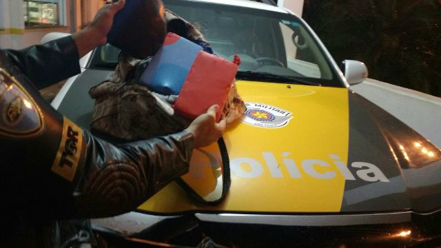 Mulher embarca em Três Lagoas com 3 tabletes de maconha e é detida pela Polícia Rodoviária em Araçatuba SP.