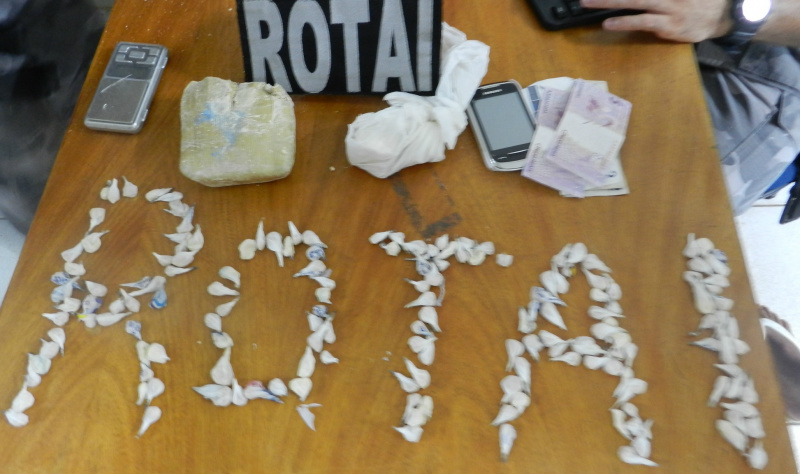 Droga apreendida pela polícia. Foto: Rádio Caçula
